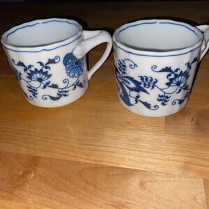 Set 2 Tea Coffee Mugs Vintage Blue Danube Onion Japan Banner Logo